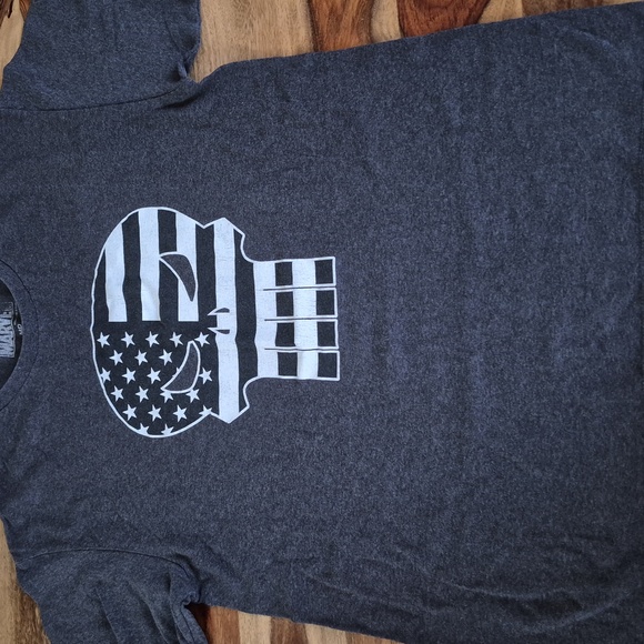 MARVEL The Punisher Graphic T Shirt - Picture 13 of 16